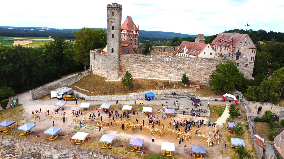 XL Mega Brückenbau bei einer Burg 