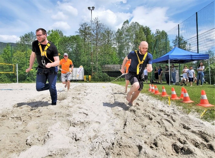 Bungee Running im Sand