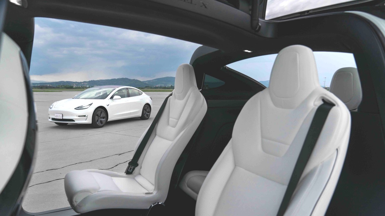 Tesla aus Tesla fotografiert 