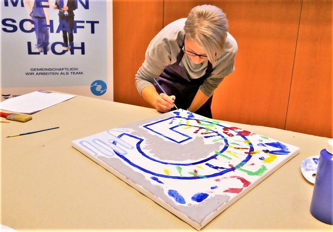  Acrylgemälde Teamwork of art Montee Firmenevent Ideen