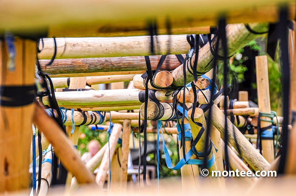 kreativer Brückenbau Holzbrücke | Bayern