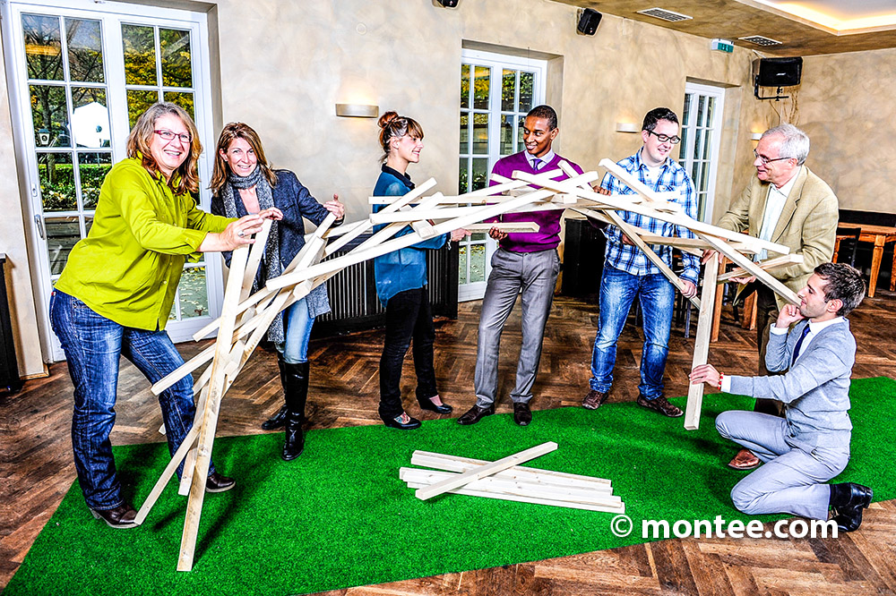 Teambuilding Brückenbau indoor