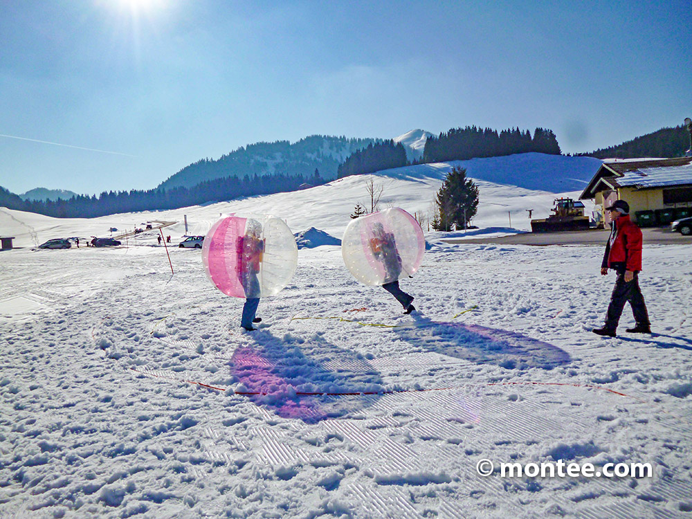 BubbleSoccer Winter lustige Teamevents Tirol Achenseee Firmenevent