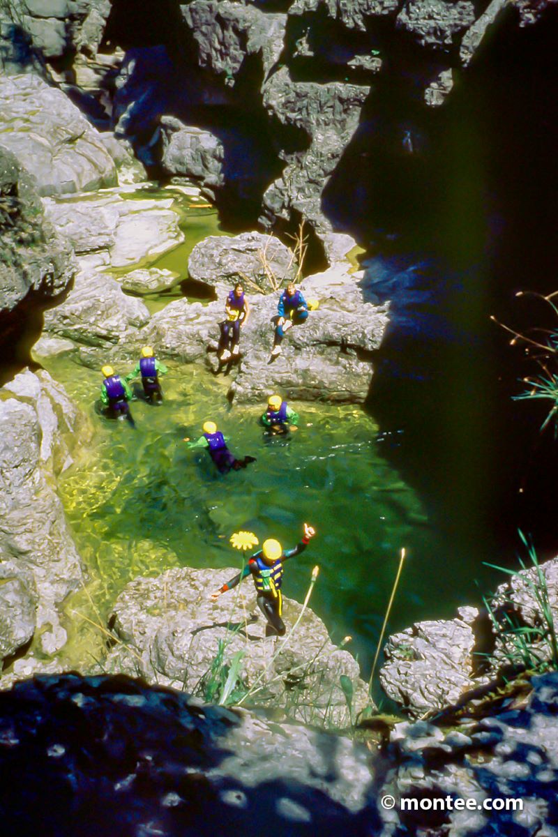 Canyoning Gruppe Almbachklamm Teamevent Wasser Fun Sommer 