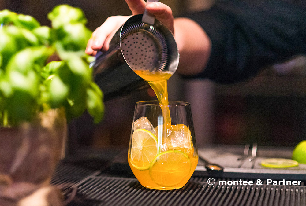 Learn to mix cocktails from a professional at a Virtual Online Cocktail Workshop by Montée