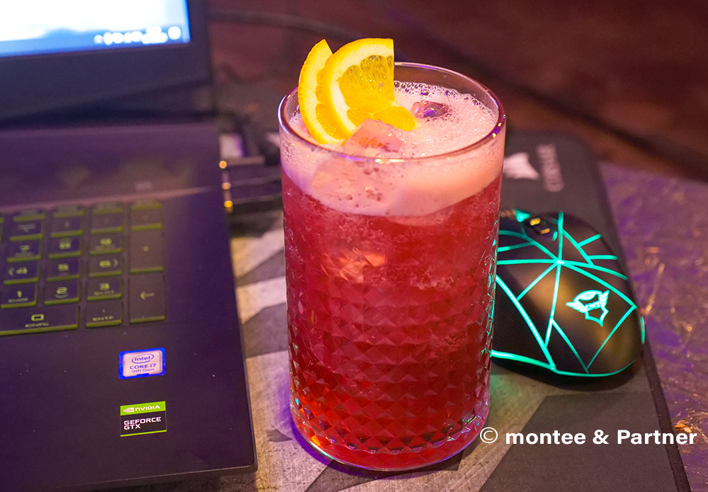 Cocktails mixen aus dem Homeoffice zur Abwechslung des Arbeitsalltags und zur Förderung Ihres Teams