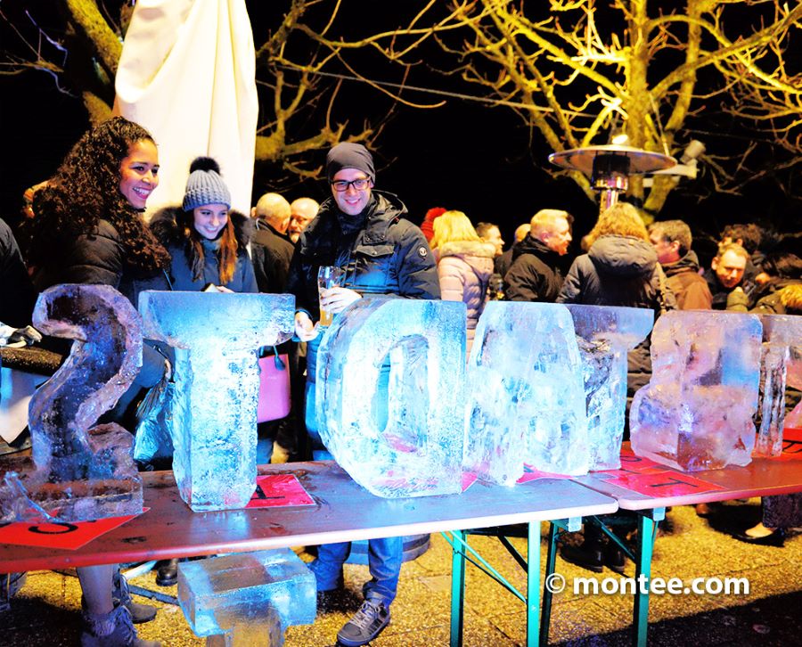 Firma beim Eisskulpturen schnitzen