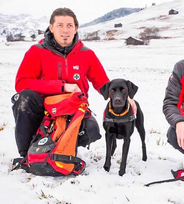 Lawinenhunde Suchübung Bergrettung Tirol