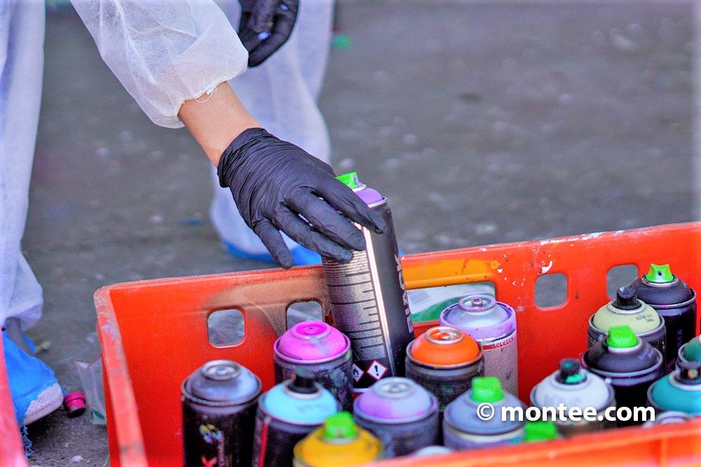 Sprühdosen bei Graffiti Workshop 