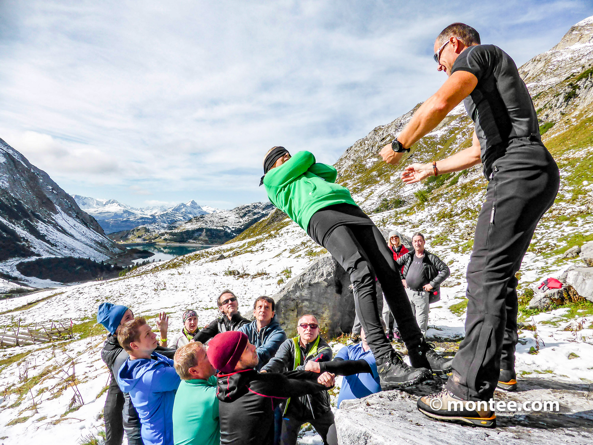 Outdoor Teamprozess Training Tirol Vertrauen aufbauen Event