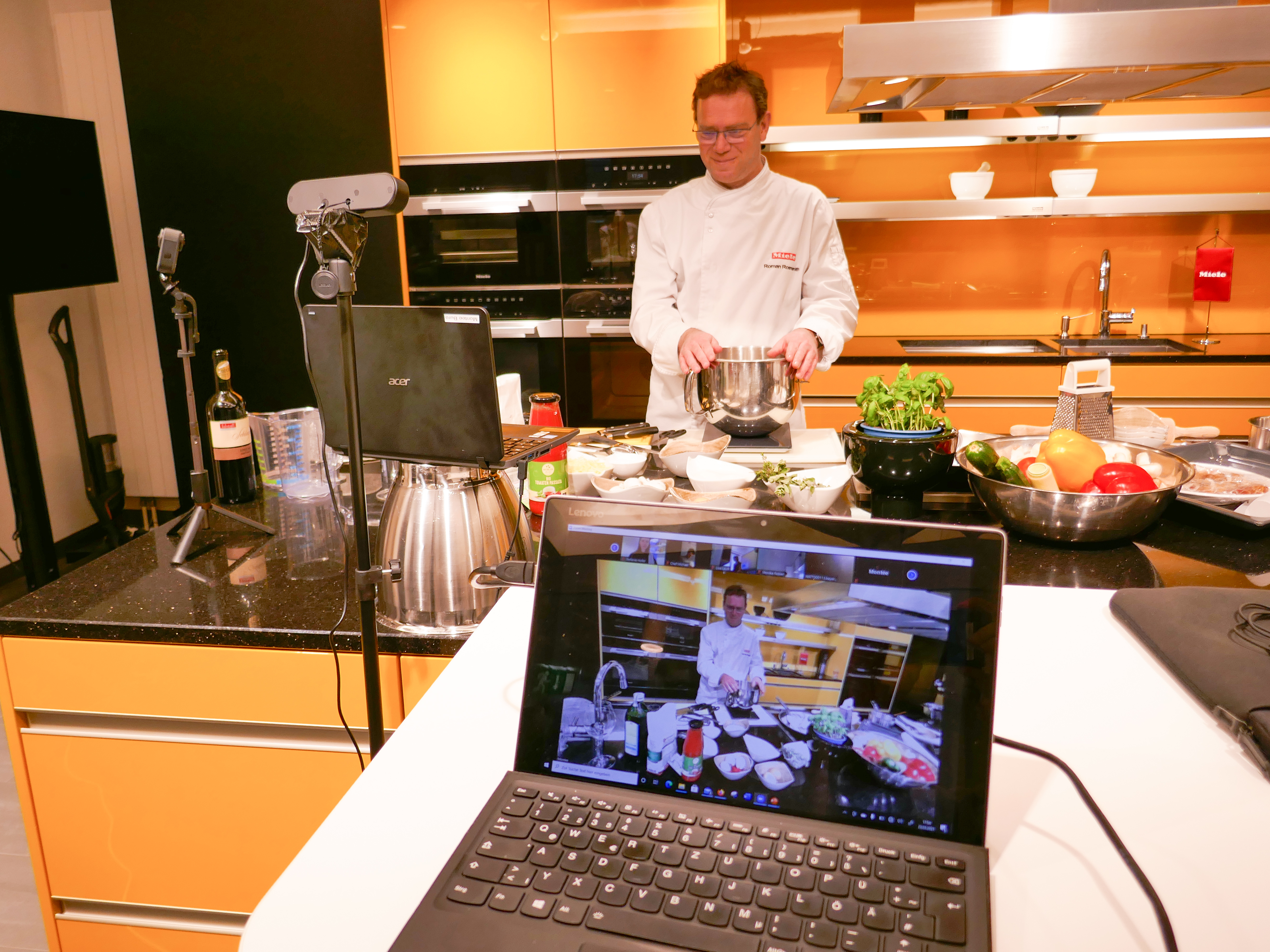 Online Kulinarik Events - Online Cooking, Online Baking oder bei einem virtuellen Weintasting