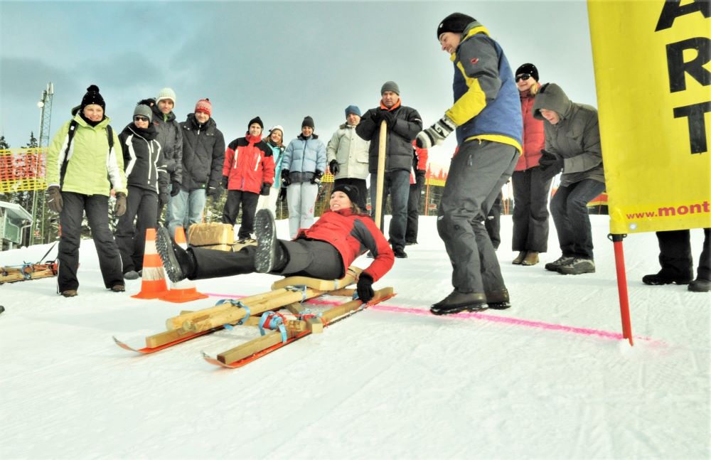 Schlittenbau Teamevent 
