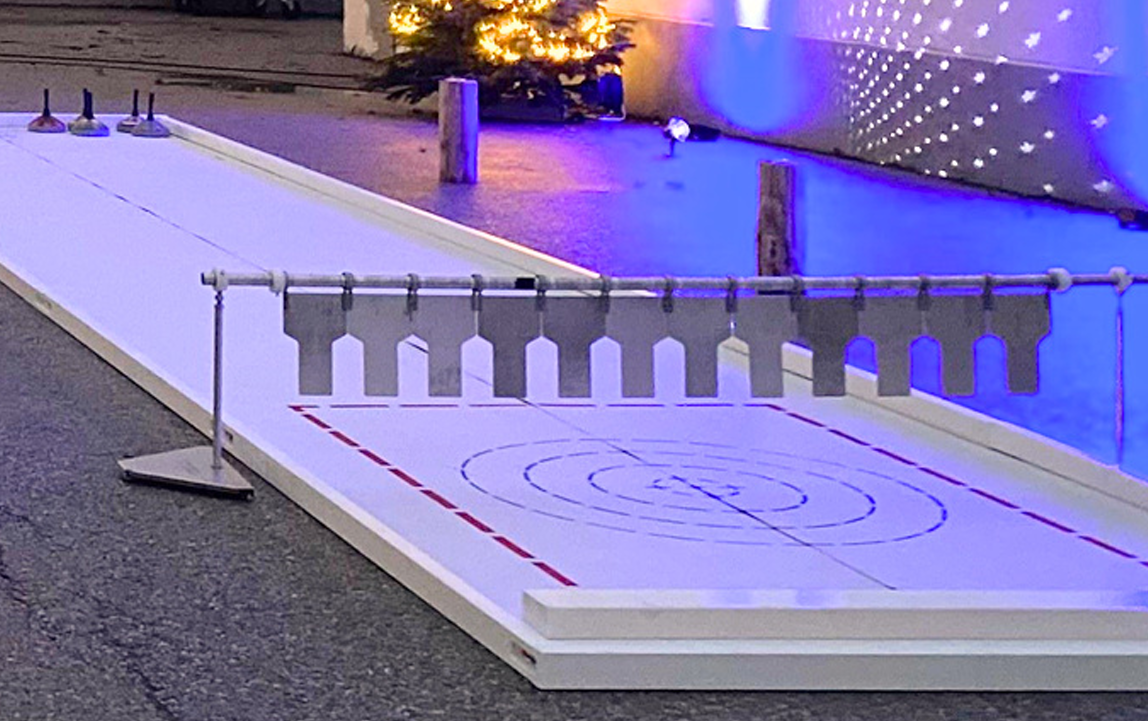 Eisstock-Erlebnis mit ausrollbarer Eisstockbahn
