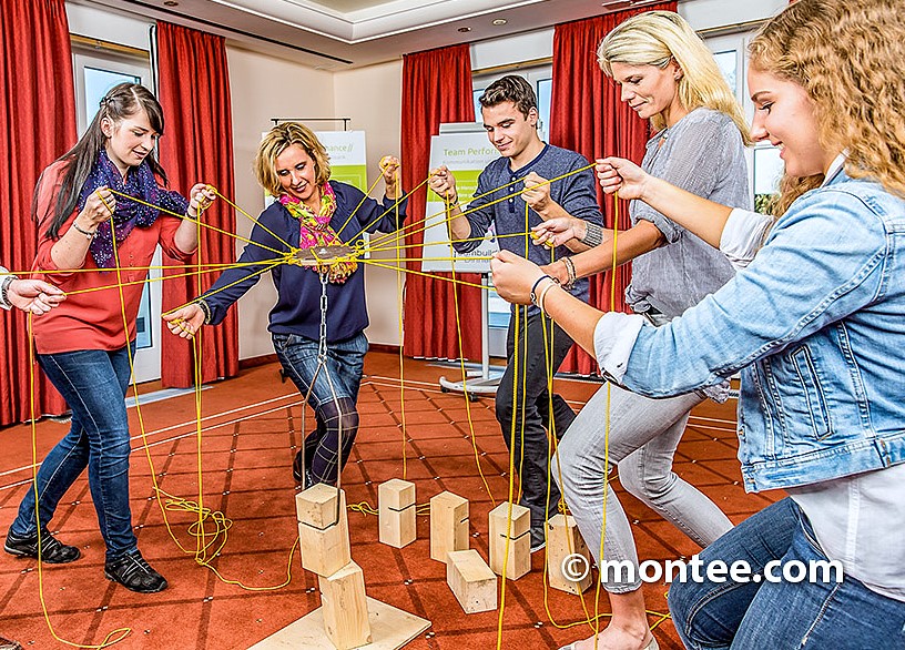 Teambuilding Spiel indoor 