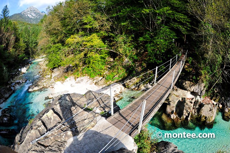 Brücke über Fluss 