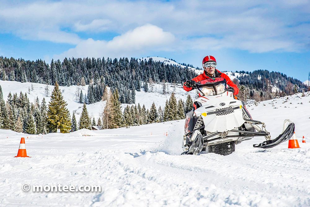 Snowmobile Event Skidoo fahren 