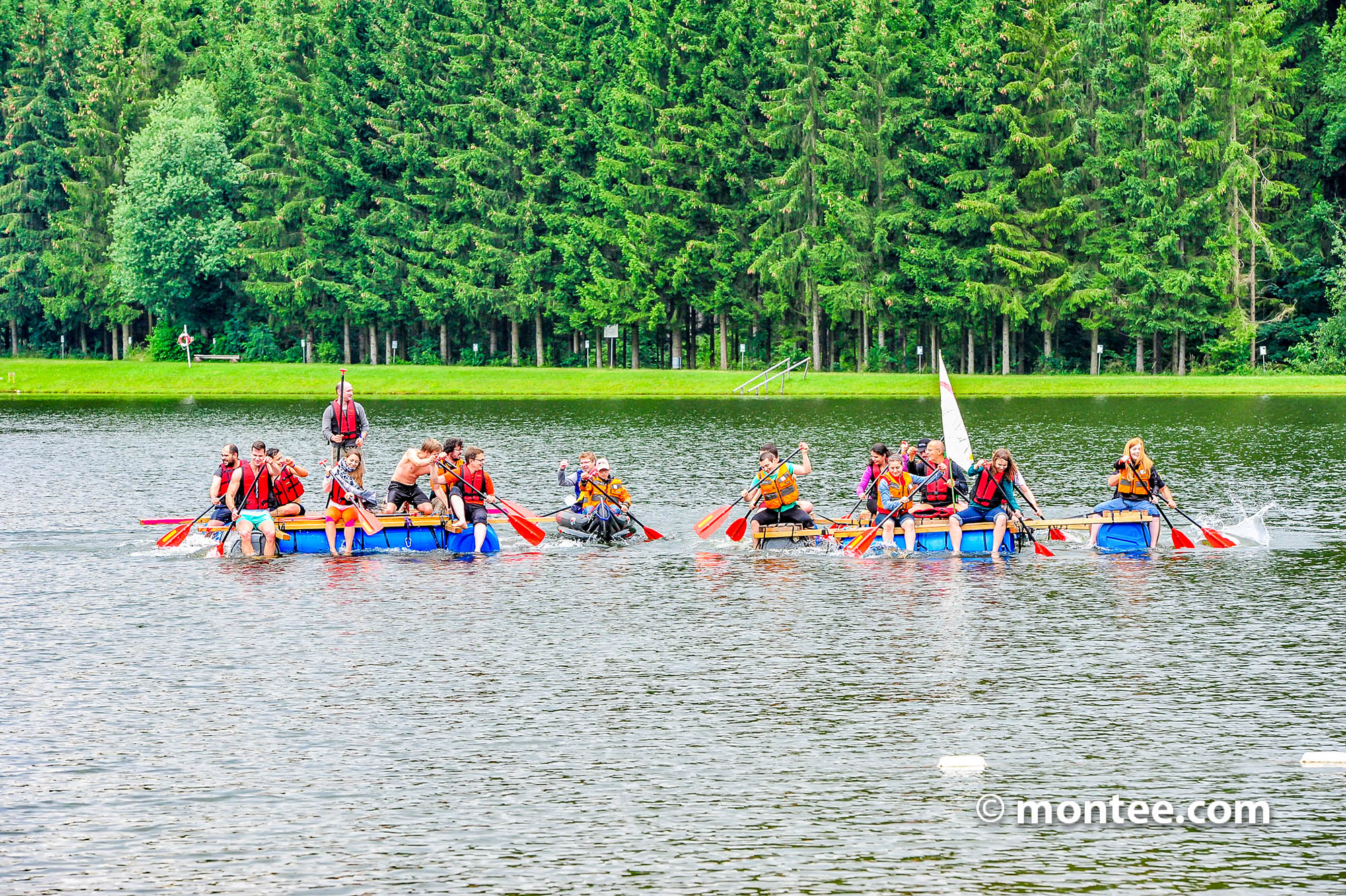 Floßbau Teamwettbewerb Betriebsausflug Tegernsee 