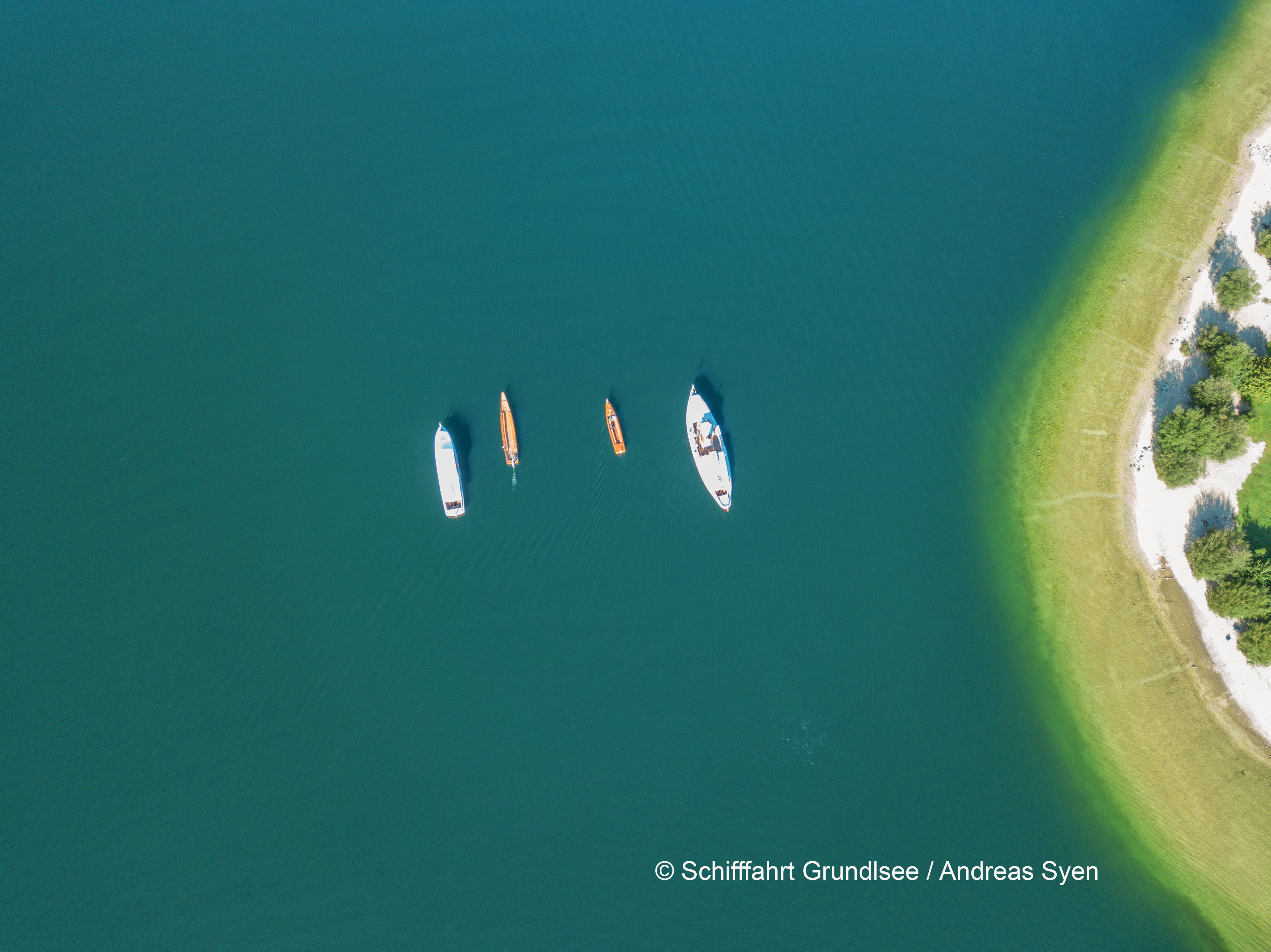 Experience the beauty of the Grundlsee in Salzkammergut