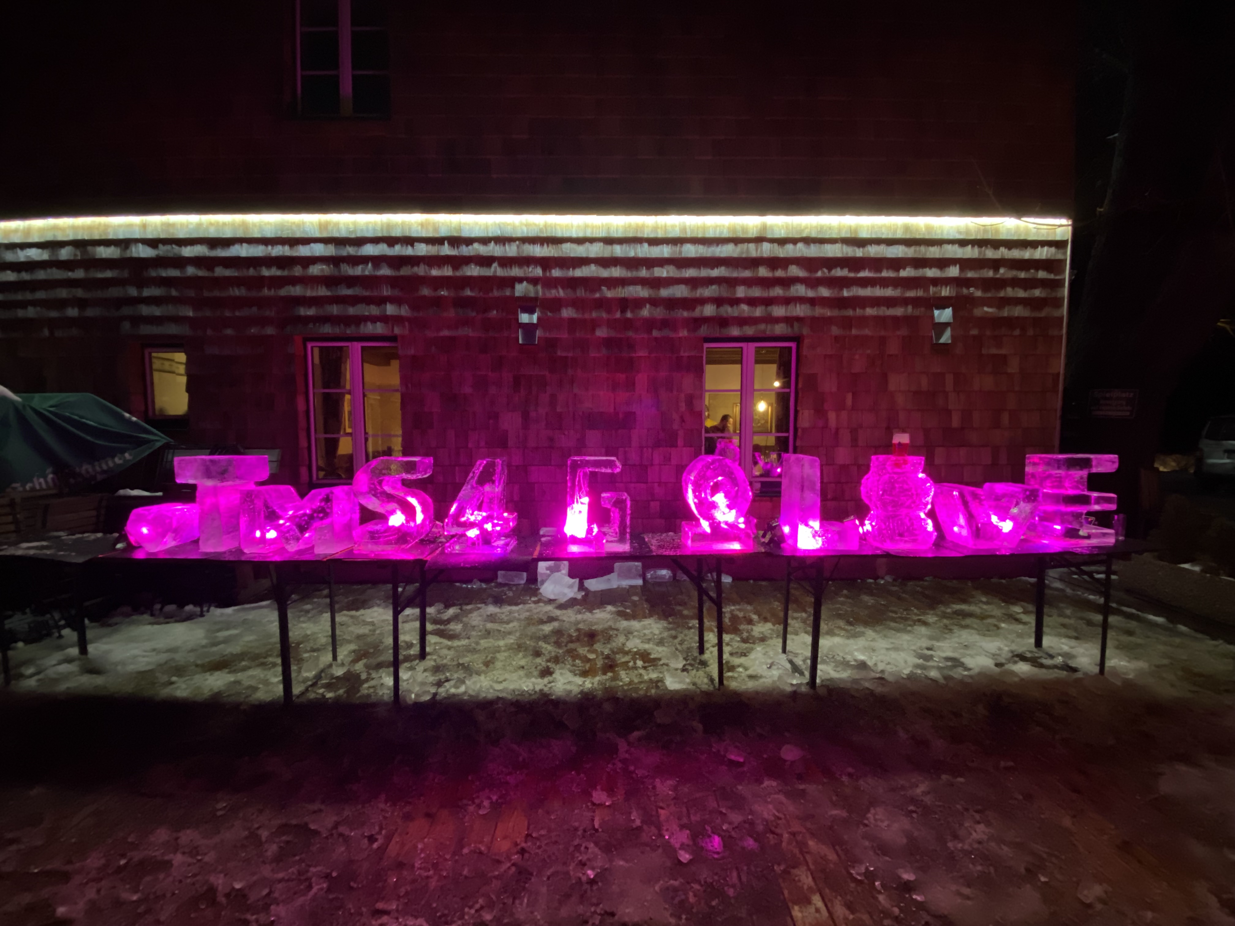 Beleuchtete Eisskulpturen