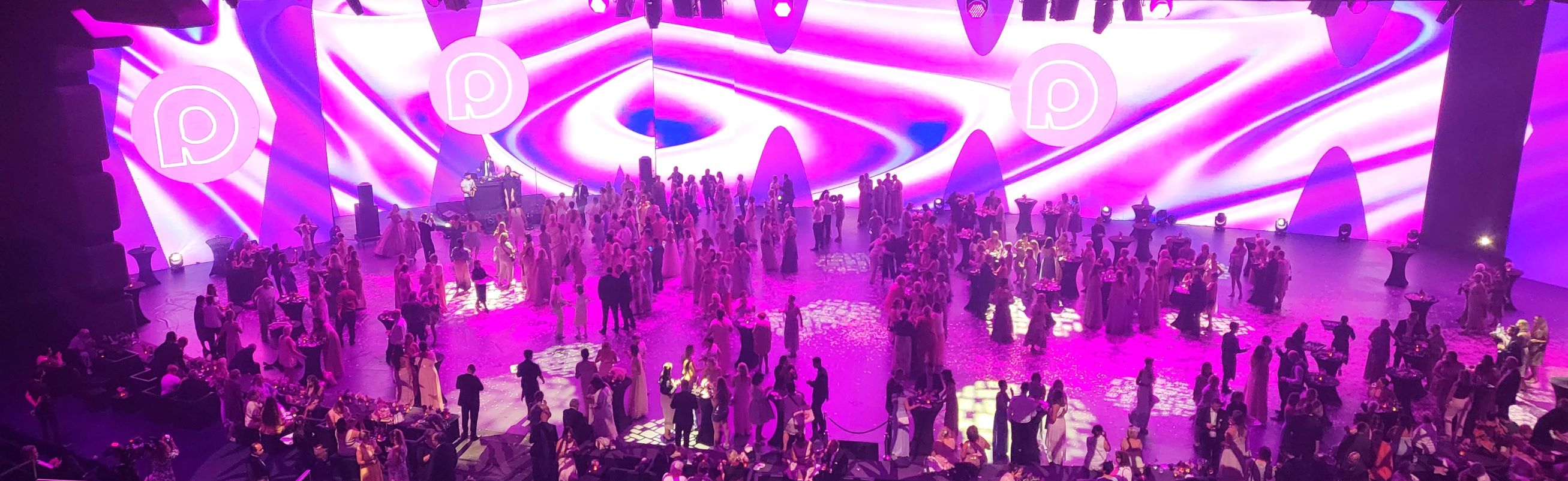 Gala Abend für Ihre Firmenfeier & Präsentation mit wow Effekt - Digital Art Visuals - Top Künstler Artists - Infotainment & Interaktion mit den Gästen by Montée Events