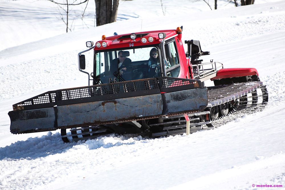 Montee ermöglicht einzigartige Pistenbully Erlebnisse. Spaß und Freude beim Pistenraupe Fahren.